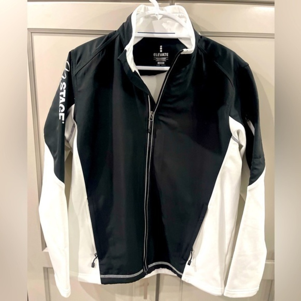 Elevate Sweater Full Zipper men’s size M